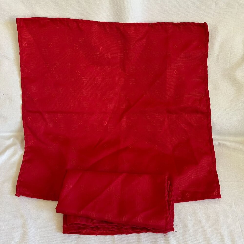 Set Of 2 Red Christmas Napkins With Subtle Embossed Pattern